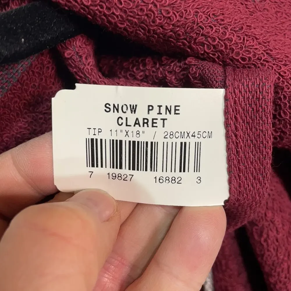Santens bath hand fingertip towel combo deep red snow pine claret pattern NWT